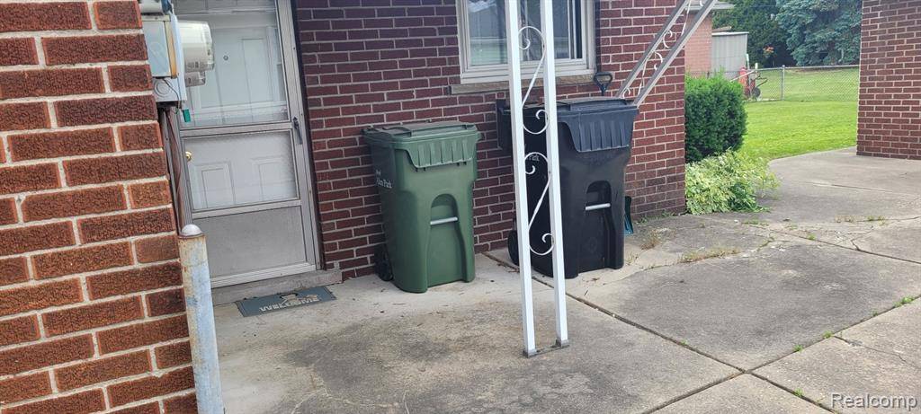 Allen Park, MI 48101,14642 S YOST Avenue