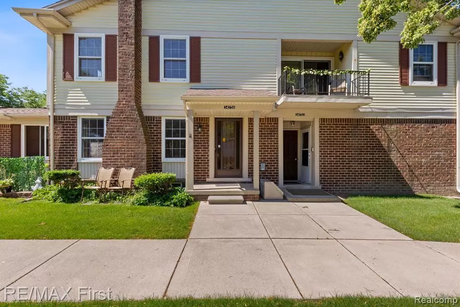 34756 E LAKE Drive, Harrison Township, MI