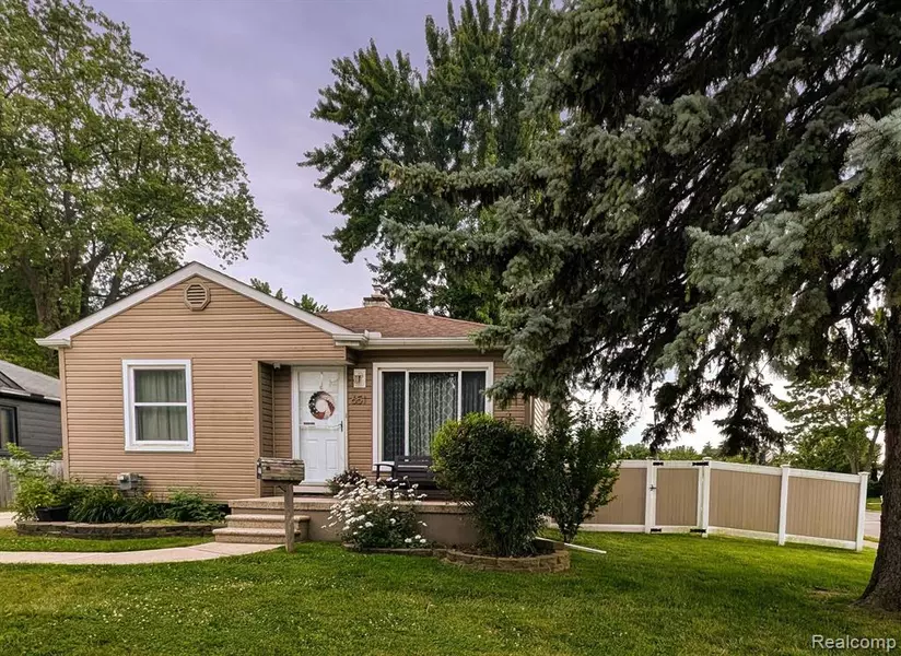 651 BROADACRE Avenue, Clawson, MI