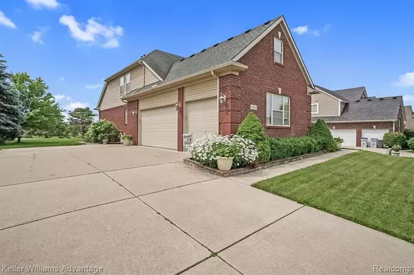 South Lyon, MI 48178,54265 BIRCHWOOD Drive