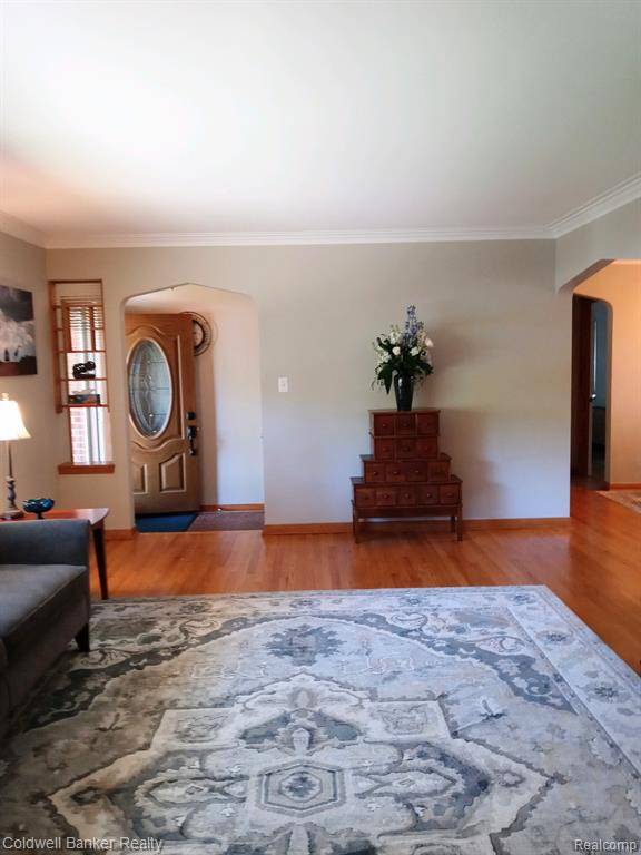 Grosse Pointe Farms, MI 48236,361 CHALFONTE Avenue