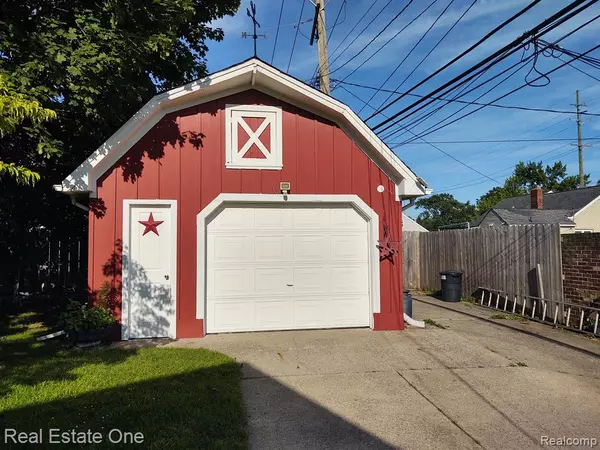Madison Heights, MI 48071,29028 EDWARD Avenue