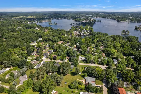 Lake Orion, MI 48362,708 BIRMINGHAM Street