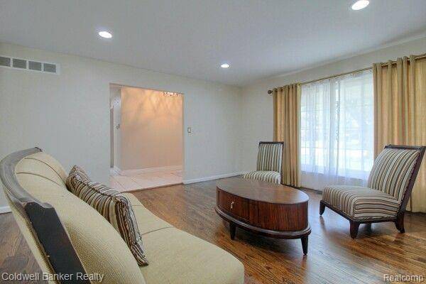 Southfield, MI 48034,28815 TAVISTOCK Trail