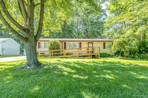 East China, MI,352 WALNUT Drive