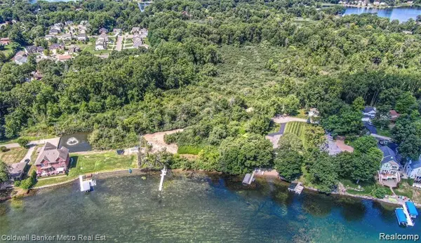 Commerce Twp, MI 48382,2577 Midwood