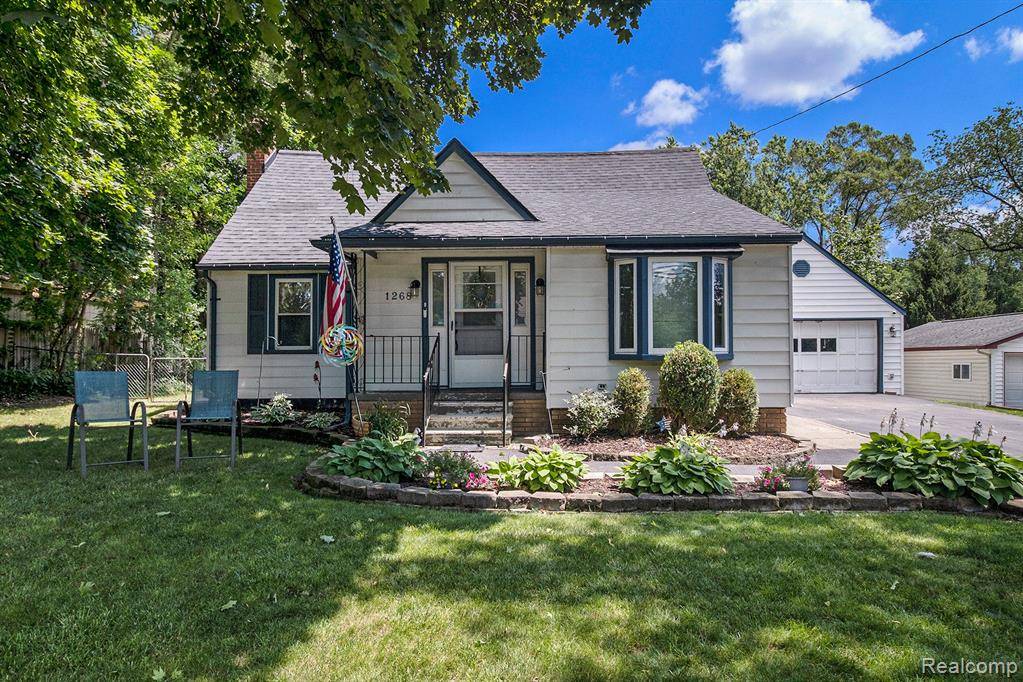 1268 EASON Road, Waterford, MI 48328