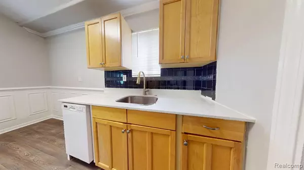 Pontiac, MI 48340,122 W CORNELL Avenue