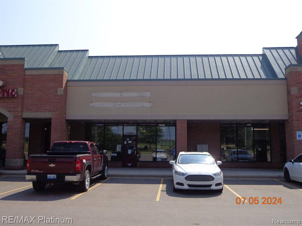 1818 N OLD US 23, Howell, MI 48843