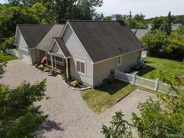 Lake Orion, MI 48362,1095 BAYFIELD Street