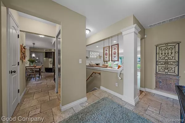 Franklin, MI 48025,27201 GARDENWAY Road