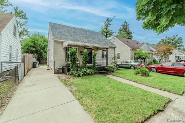 Hazel Park, MI 48030,23713 HARDING Avenue