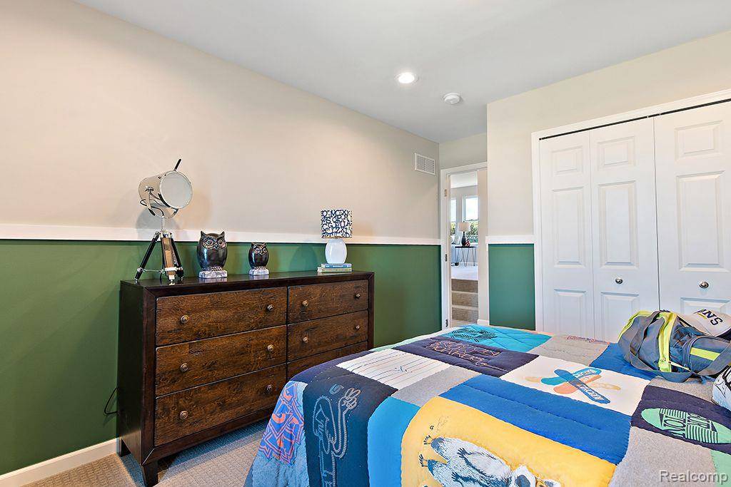 Ann Arbor, MI 48103,6191 GREEN MOUNTAIN Circle