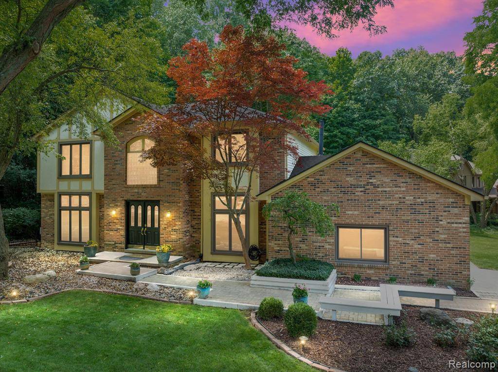 42063 Crestview Circle, Northville, MI 48168