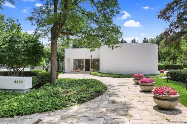 Bloomfield Hills, MI 48302,5330 S WOODLANDS ESTATES Drive