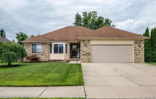 49431 FOSSEE Road, Chesterfield, MI 48047