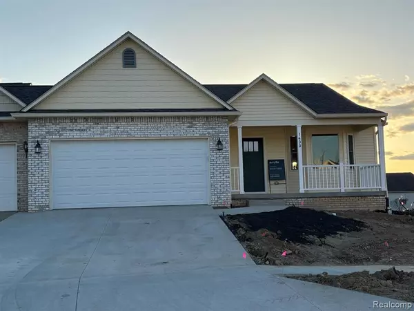1430 N Mallard Circle, Owosso, MI 48867