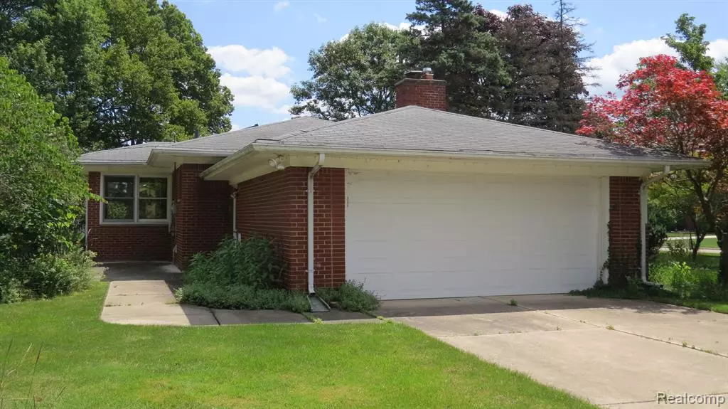 7782 COVENTRY Avenue, Grosse Ile, MI 48138