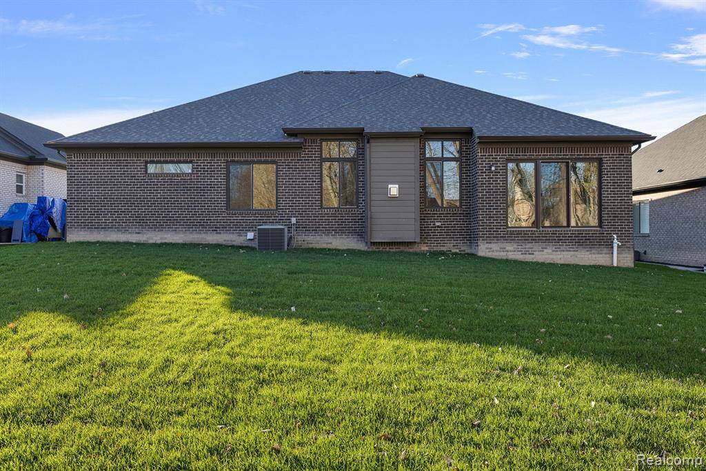 Macomb, MI 48042,23 Mistwood Drive
