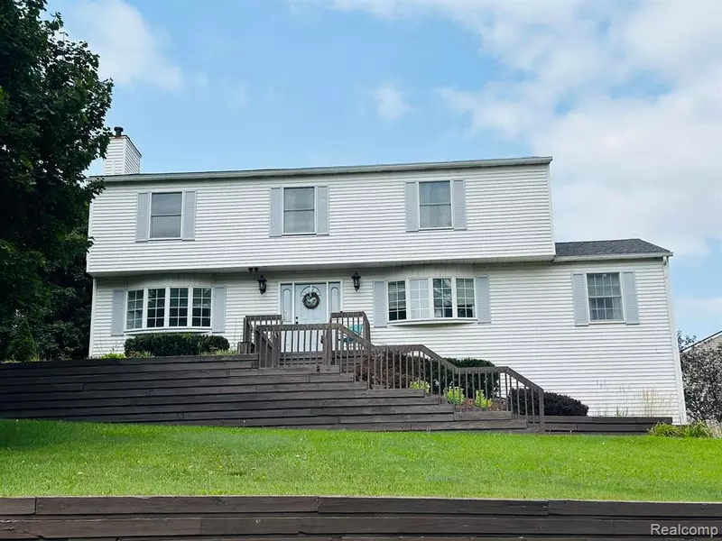 10944 CHARRING CROSS Circle, Whitmore Lake, MI 48189