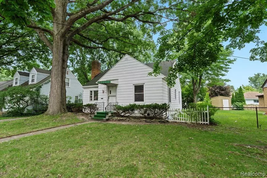 1417 POXSON Avenue, Lansing, MI 48910