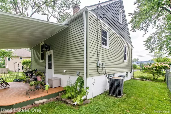 Keego Harbor, MI 48320,3140 KENRICK Street