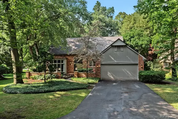 Bingham Farms, MI 48025,32863 OUTLAND Trail