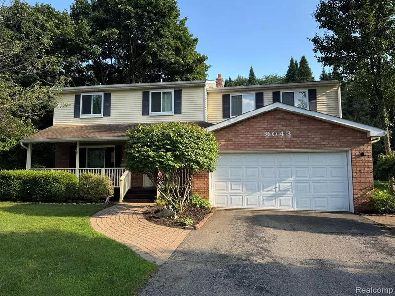 9043 SATELITE Drive, White Lake, MI