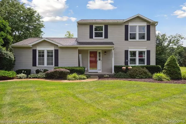 30051 LAMPLIGHTER, New Hudson, MI 48165