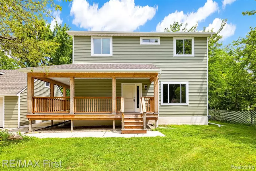 3060 GARDEN Court, Auburn Hills, MI 48326