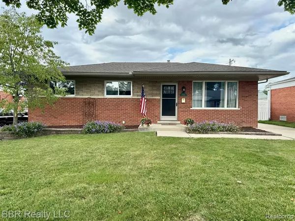 2826 CANTERBURY Street, Trenton, MI 48183