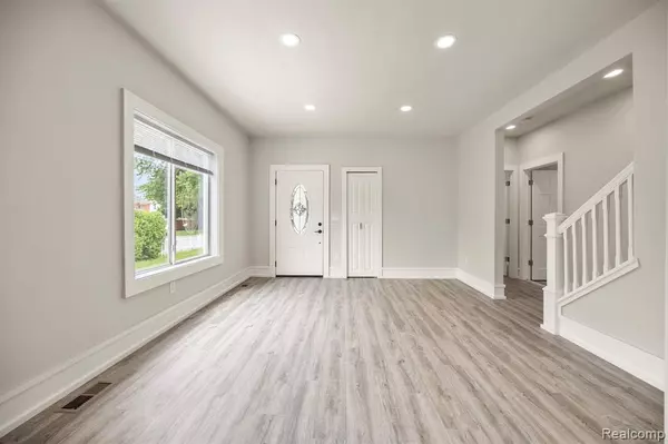 Mount Clemens, MI 48043,99 Ahrens Street