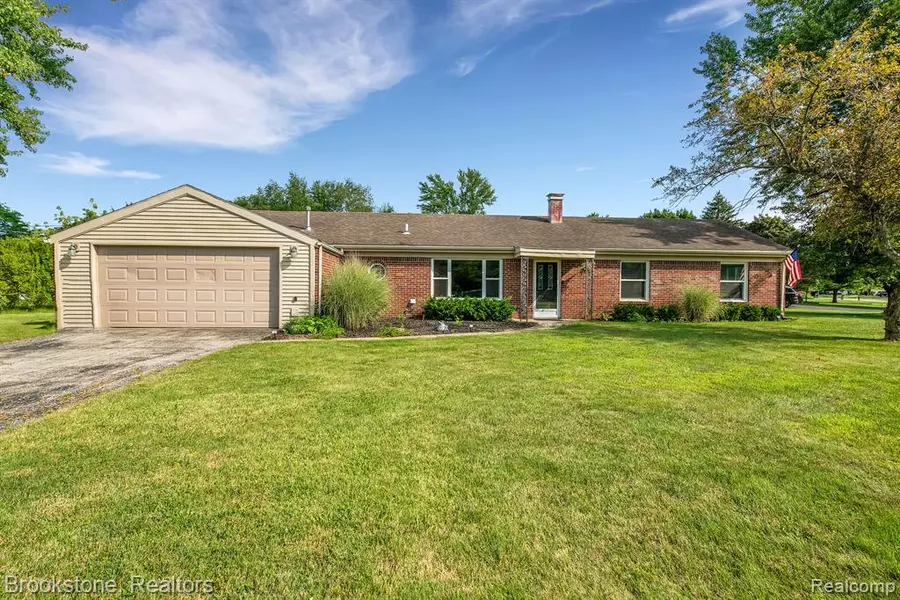 8388 GALLOWAY Drive, Lambertville, MI 48144