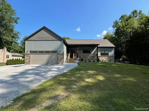 Carleton, MI 48117,415 READY Road