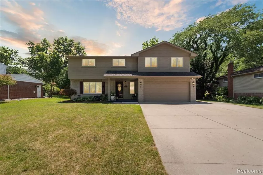 8469 CONCORD Road, Grosse Ile, MI 48138