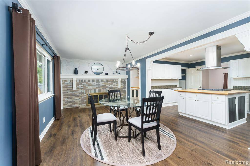 Howell, MI 48843,2378 LIVERNOIS Drive