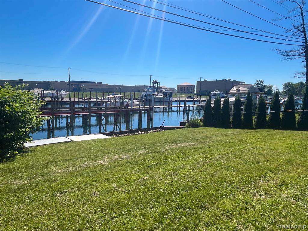 Detroit, MI 48214,488 PARKVIEW Drive