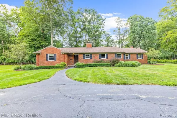 Beverly Hills, MI 48025,30155 WOODHAVEN Lane