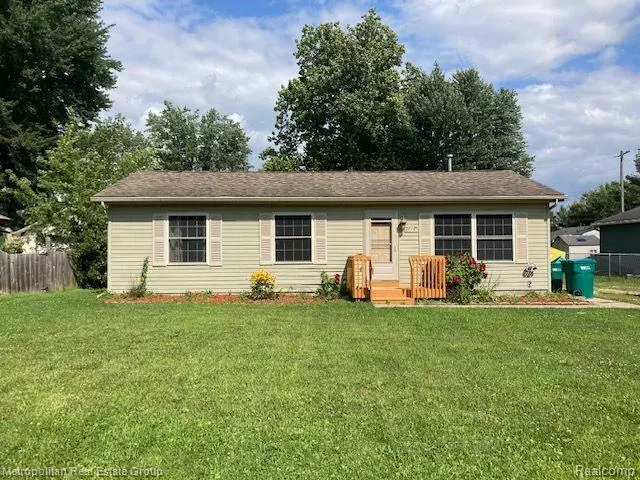 26265 WEIGEL Road, New Boston, MI 48164