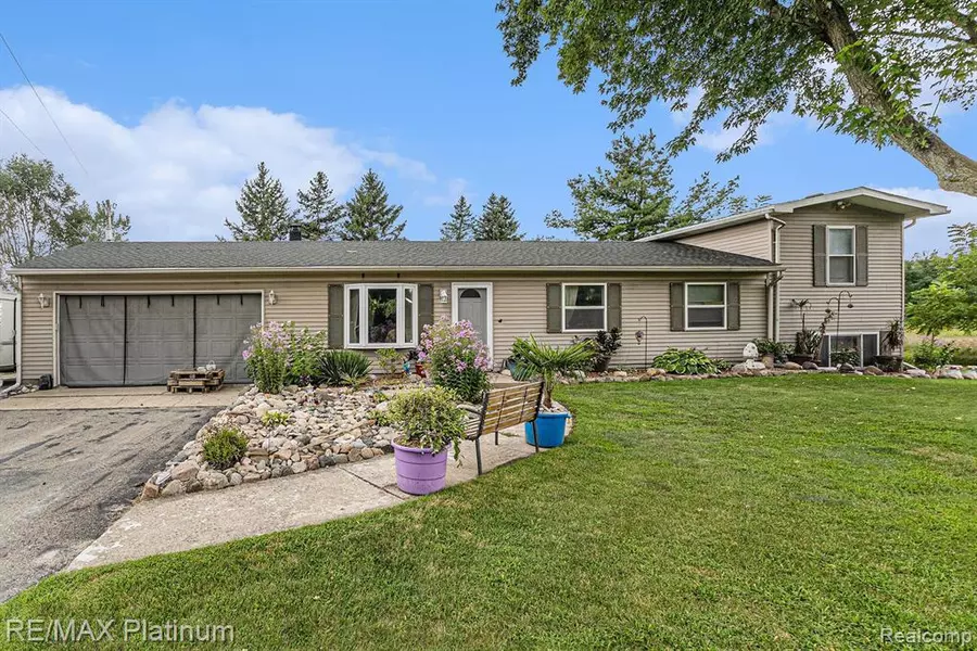 840 LUCY ROAD, Howell, MI 48843