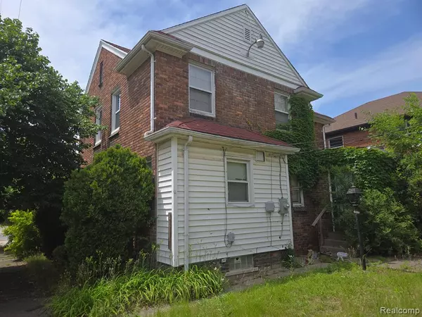 Detroit, MI 48221,18402 GREENLAWN Street
