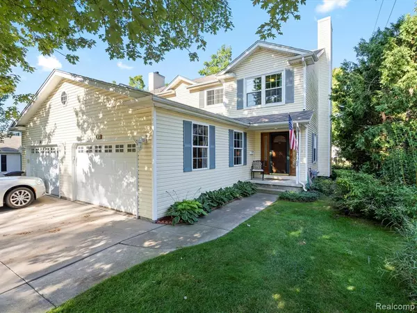 62 S WASHINGTON Street,  Lake Orion,  MI 48362