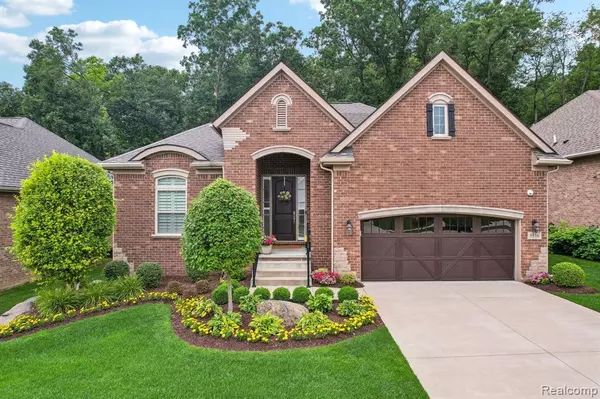 Clarkston, MI 48348,5516 WOODFALL Road