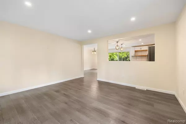 Linden, MI 48451,235 HYATT Lane