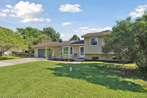 North Branch, MI 48461,2608 BREEZEWAY Street