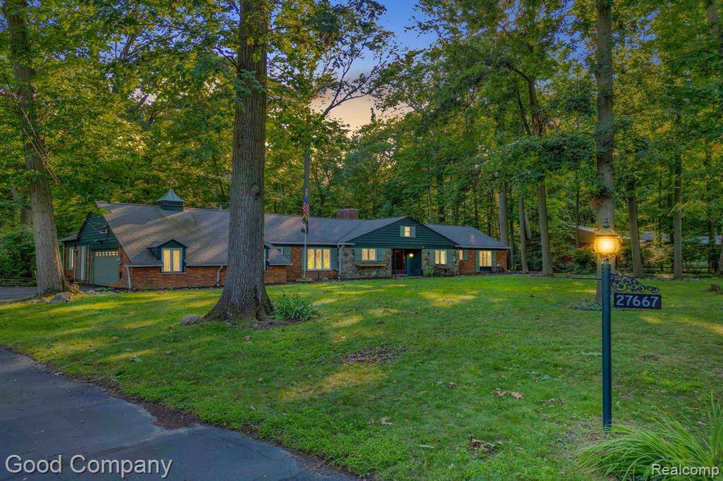 27667 FORESTBROOK Drive, Farmington Hills, MI 48334