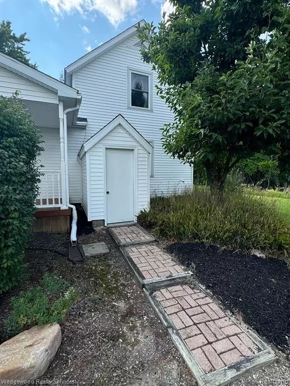 Mayville Vlg, MI 48744,1405 E BLACKMORE Road