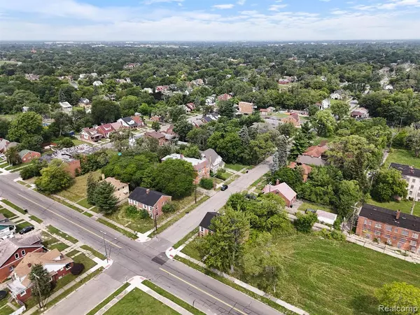 Detroit, MI 48205,18041 PELKEY Street