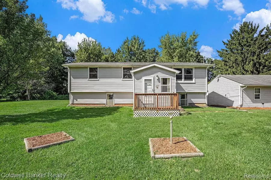 1122 ROBERTS Drive, Metamora, MI 48455