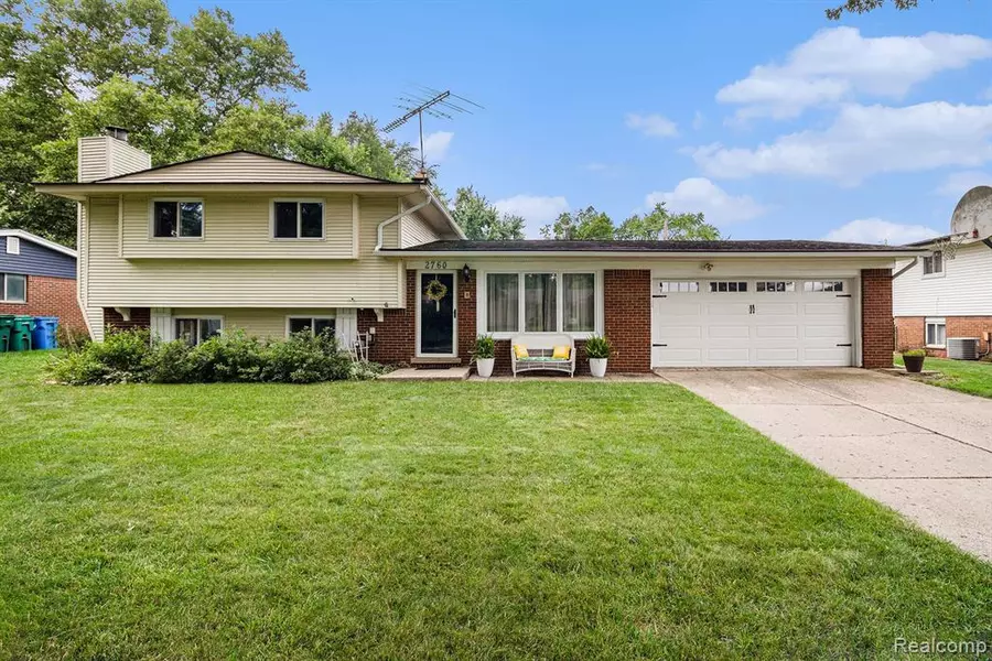 2760 Orenda Street, Commerce Twp, MI 48382